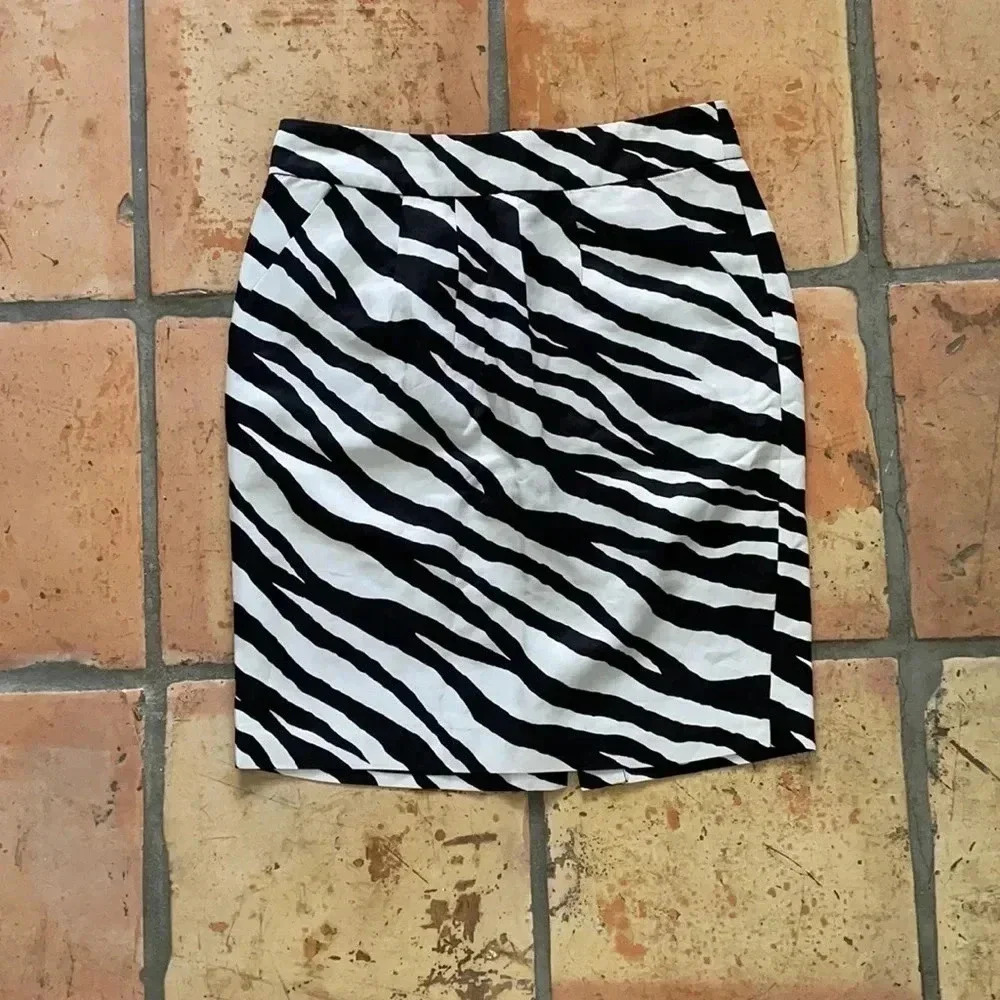 Price Drop 🔷 Banana Republic Linen Blend Zebra Pencil Skirt Size 4